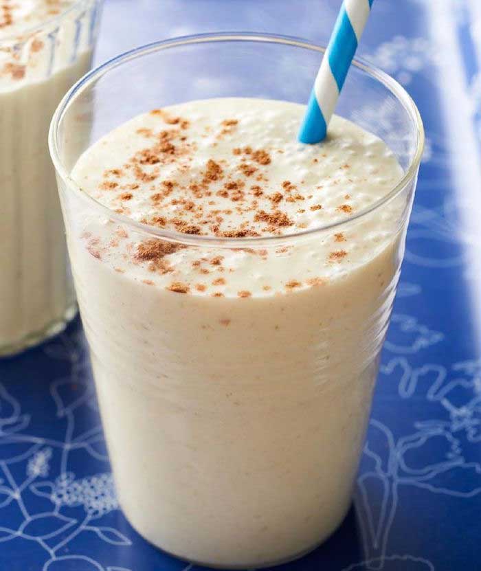Apple, cinnamon, honey, and oats shake